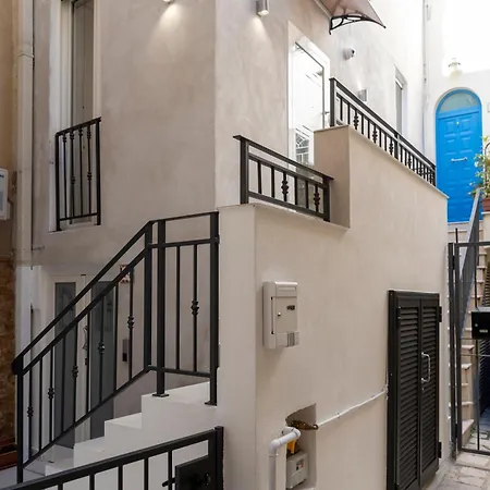 La Corte Проживание в семье