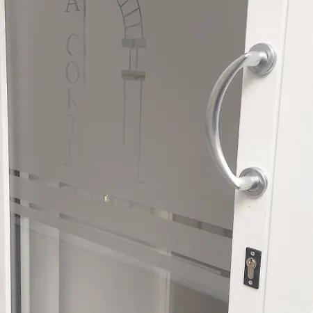 La Corte Проживание в семье